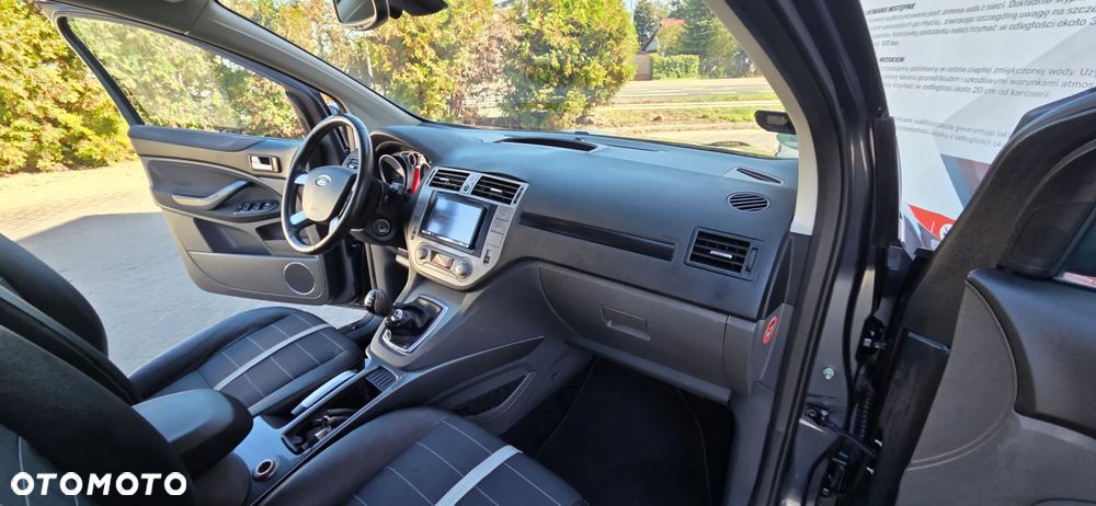 Ford Kuga 2.0 TDCi 2x4 Titanium - 36