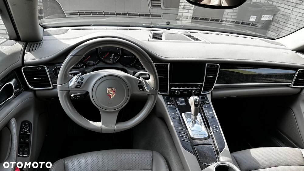 Porsche Panamera 4 - 7