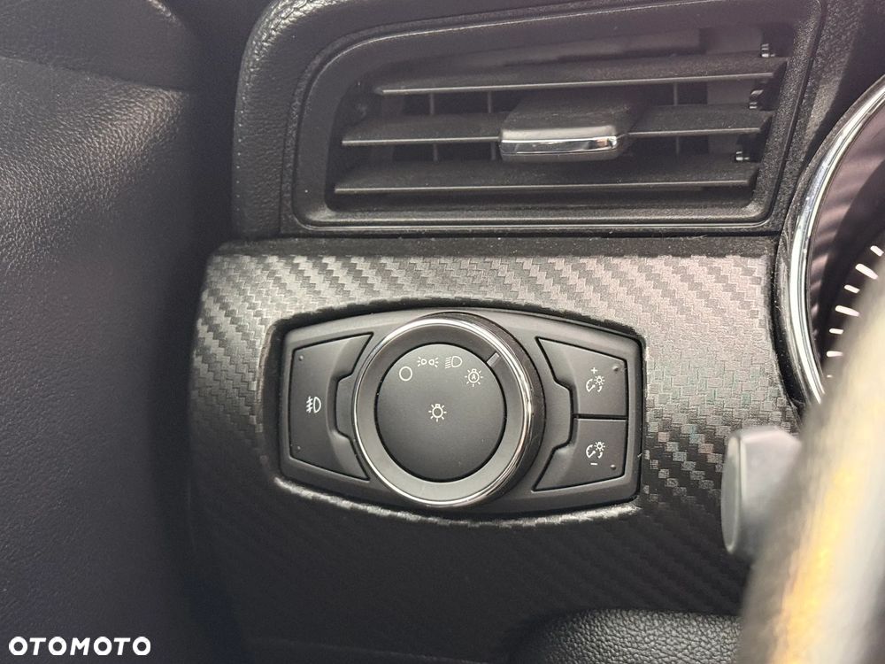 Ford Mustang 3.7 V6 Premium - 23