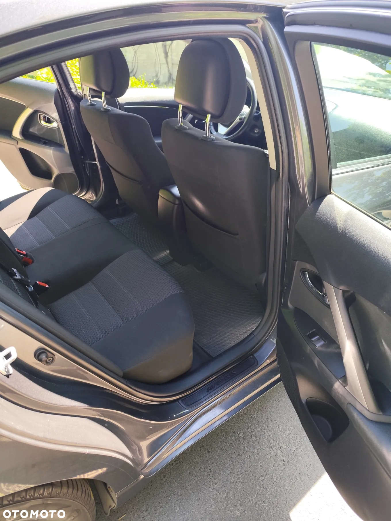Toyota Avensis 2.0 Premium - 7