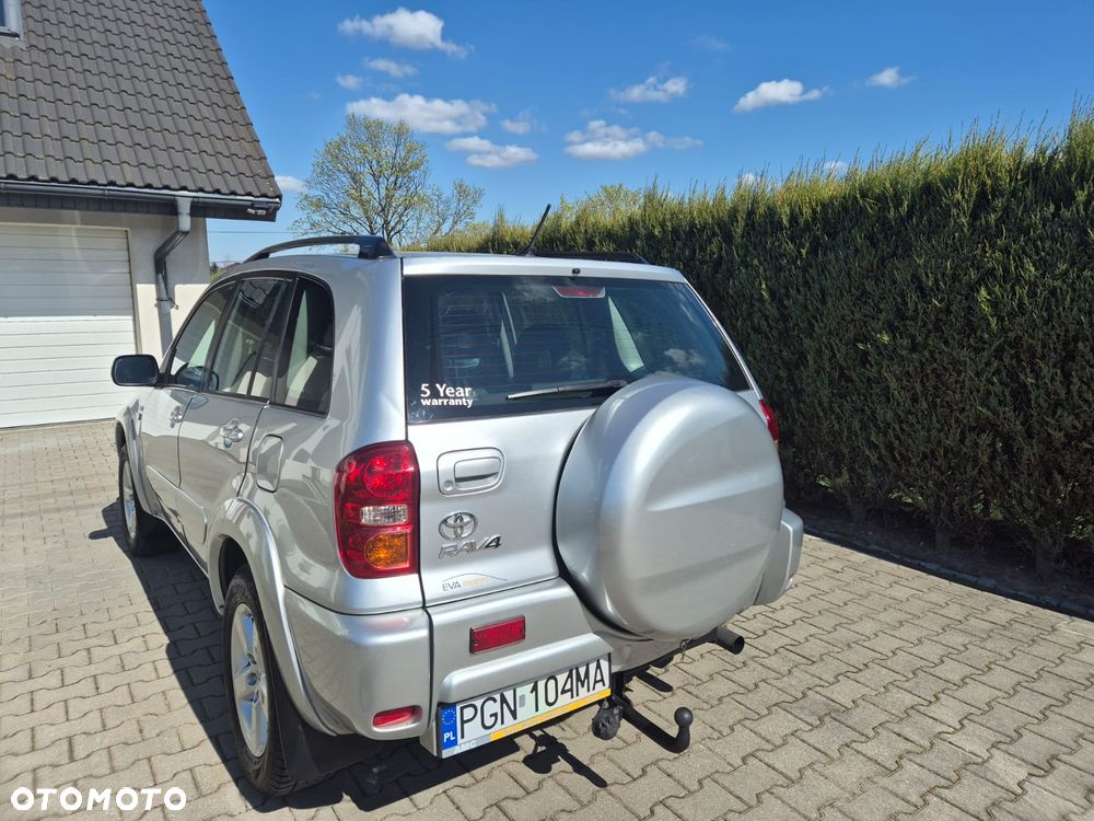 Toyota RAV4 D-4D 4x4 - 2