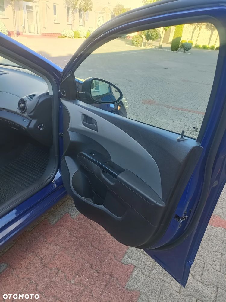 Chevrolet Aveo 1.2 LS - 20