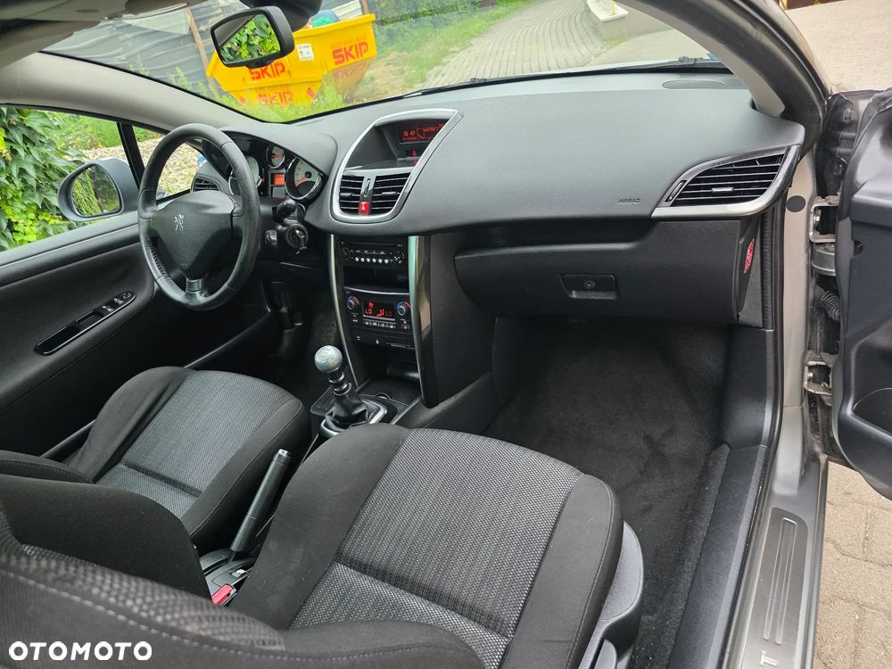 Peugeot 207 CC 1.6 Intense - 9
