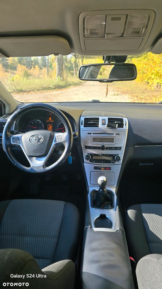 Toyota Avensis - 13