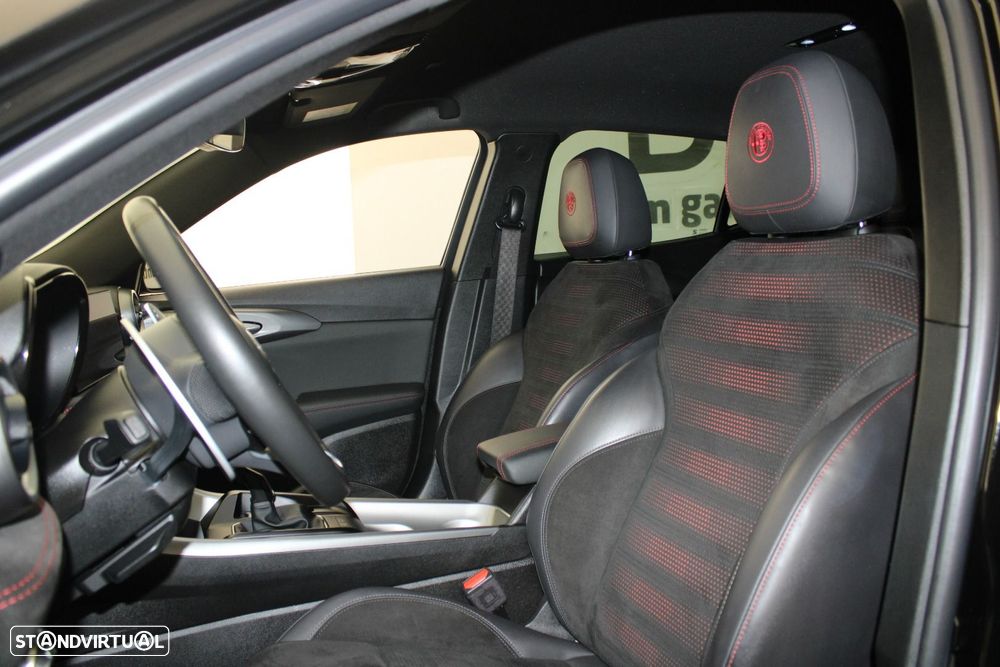 Alfa Romeo Tonale 1.3 Plug-In Hybrid Veloce e-AWD - 33