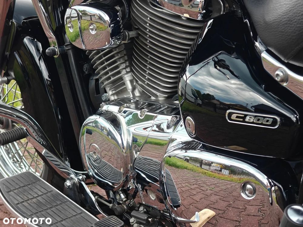 Suzuki Intruder - 30