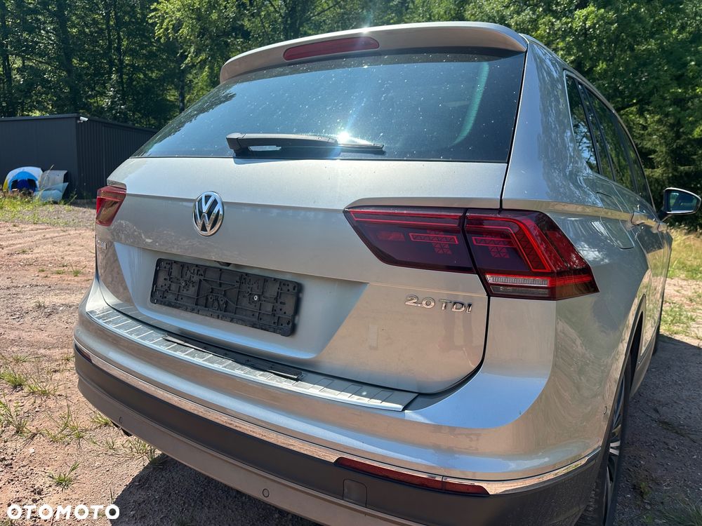 Volkswagen Tiguan 2.0 TDI SCR 4MOTION BlueMotion Technology DSG Exclusive - 5