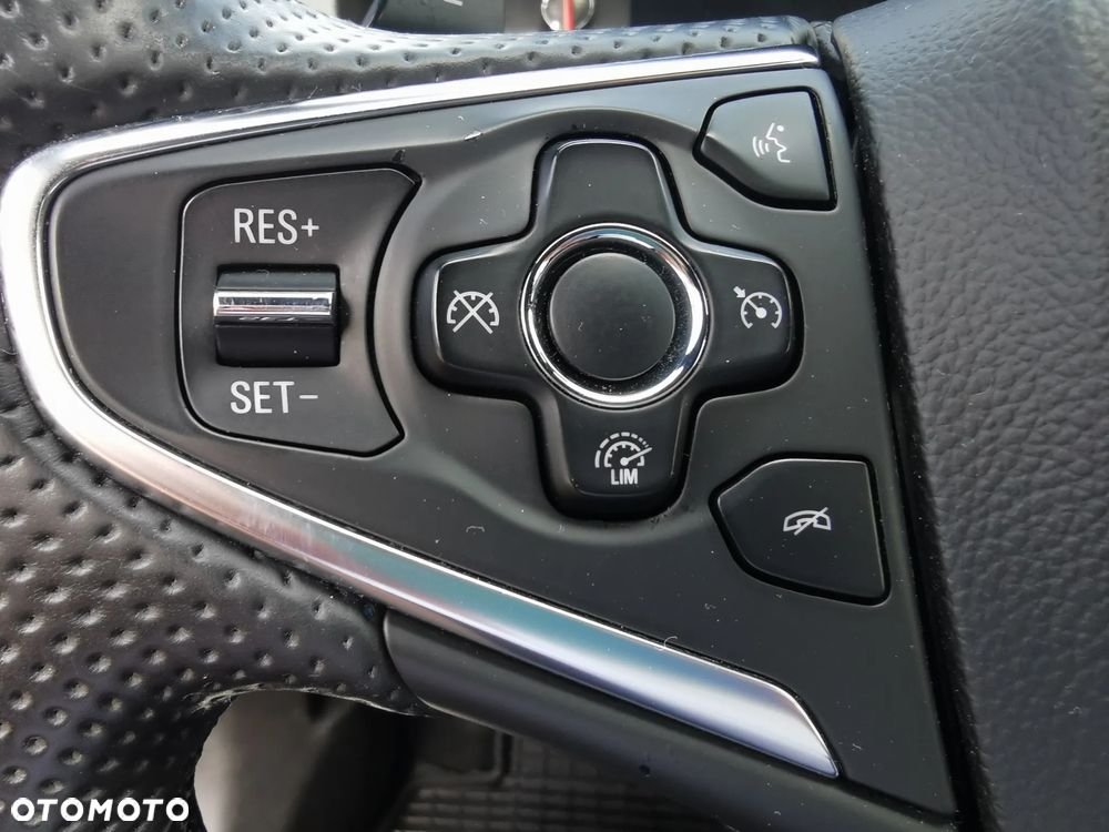 Opel Insignia 1.6 T Cosmo EU6 - 25