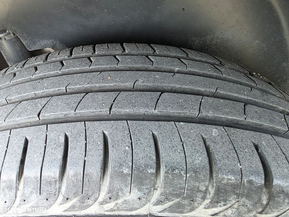 Peugeot 2008 1.2 PureTech Style - 37