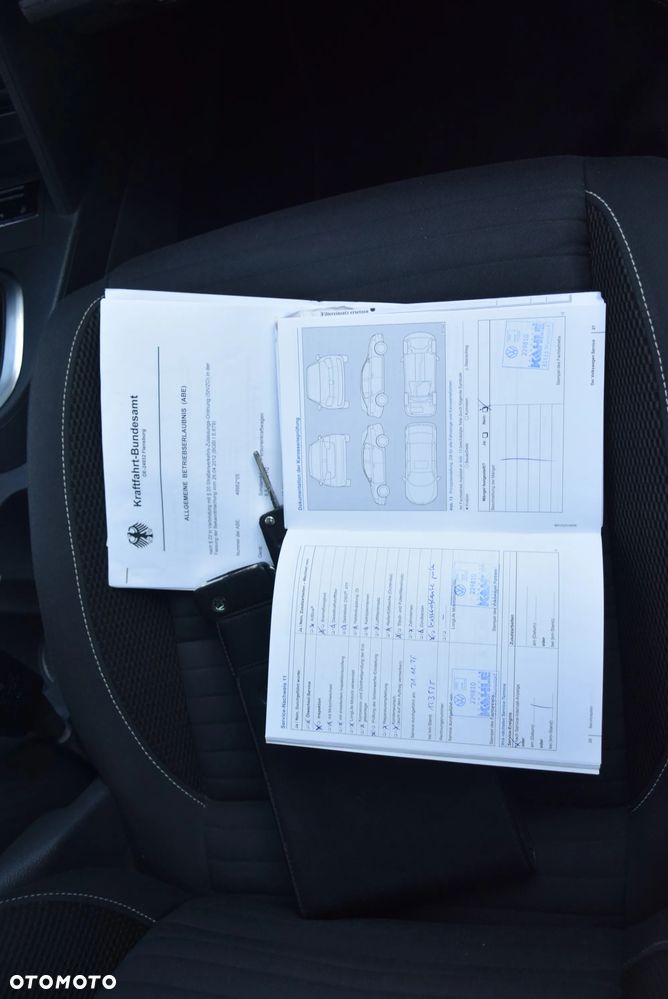 Volkswagen Touran 2.0 TDI DPF BlueMotion Technology DSG Cup - 24