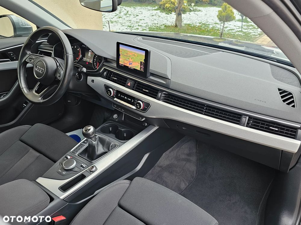 Audi A4 Avant 35 TFSI sport - 30