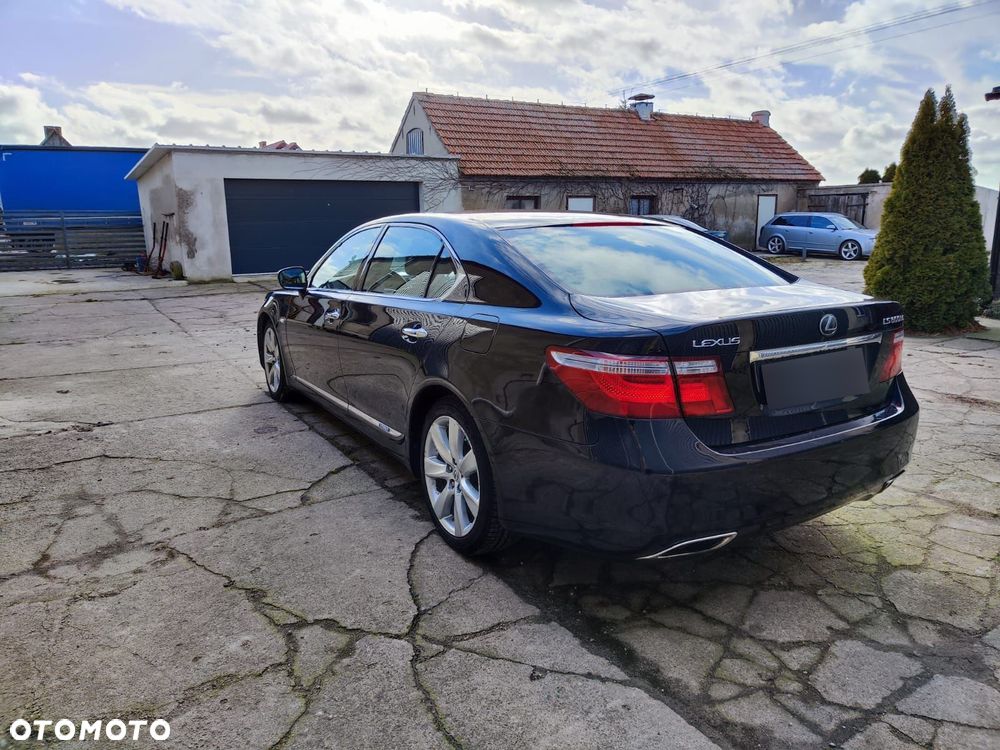Lexus LS 600h L Prestige - 10