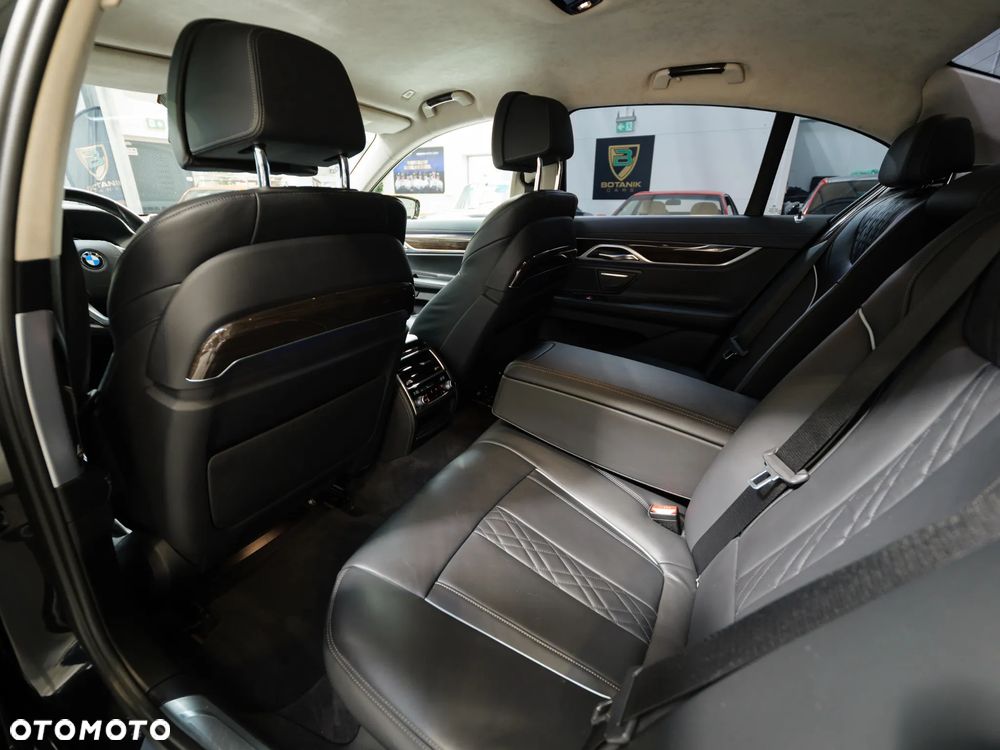 BMW Seria 7 730d xDrive - 17