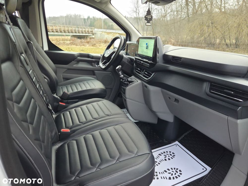Ford Tourneo Custom L2H1 VA Titanium - 21