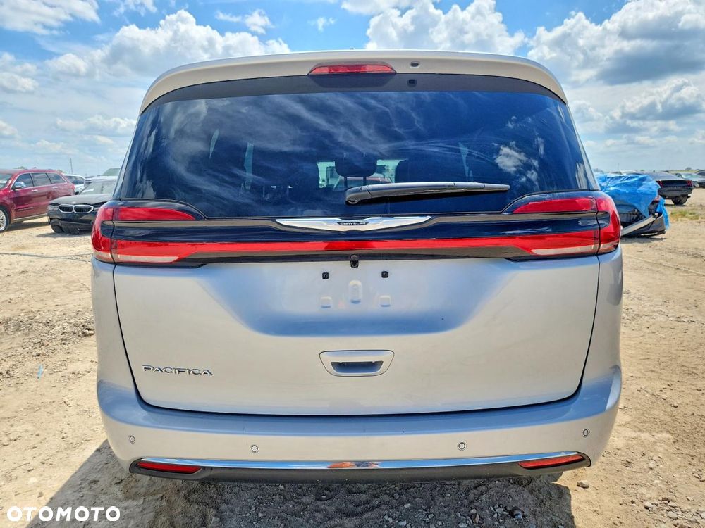 Chrysler Pacifica - 5