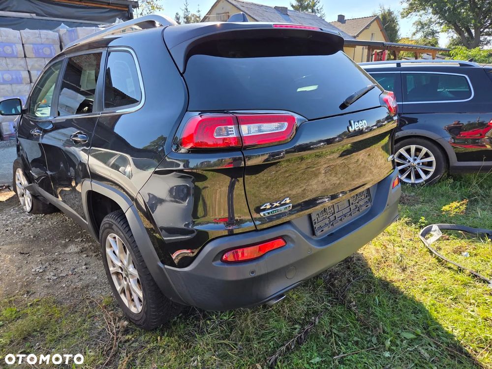 Jeep Cherokee - 4