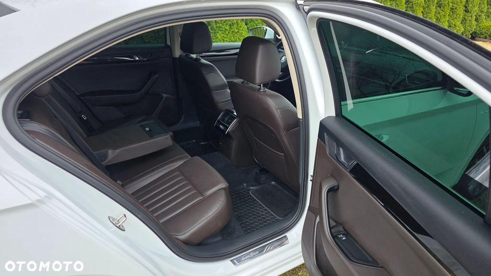 Skoda Superb 2.0 TDI L&K DSG - 34