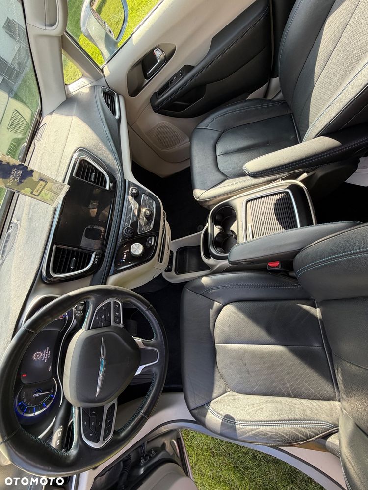 Chrysler Pacifica - 8
