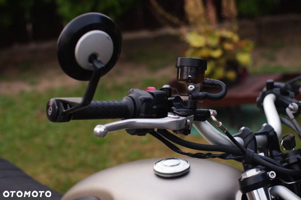 Triumph Street Scrambler - 17