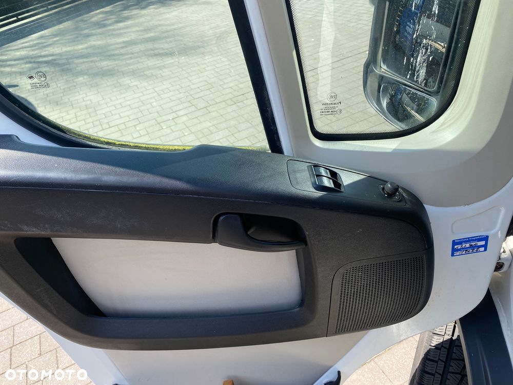 Citroën L4 JUMPER doka 7osob skrzynia 3,3m - 16