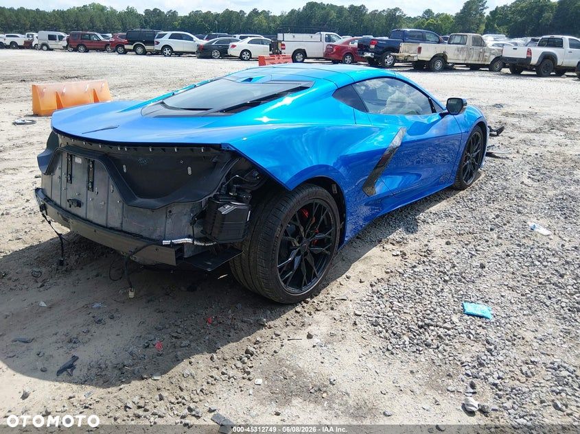 Chevrolet Corvette - 3