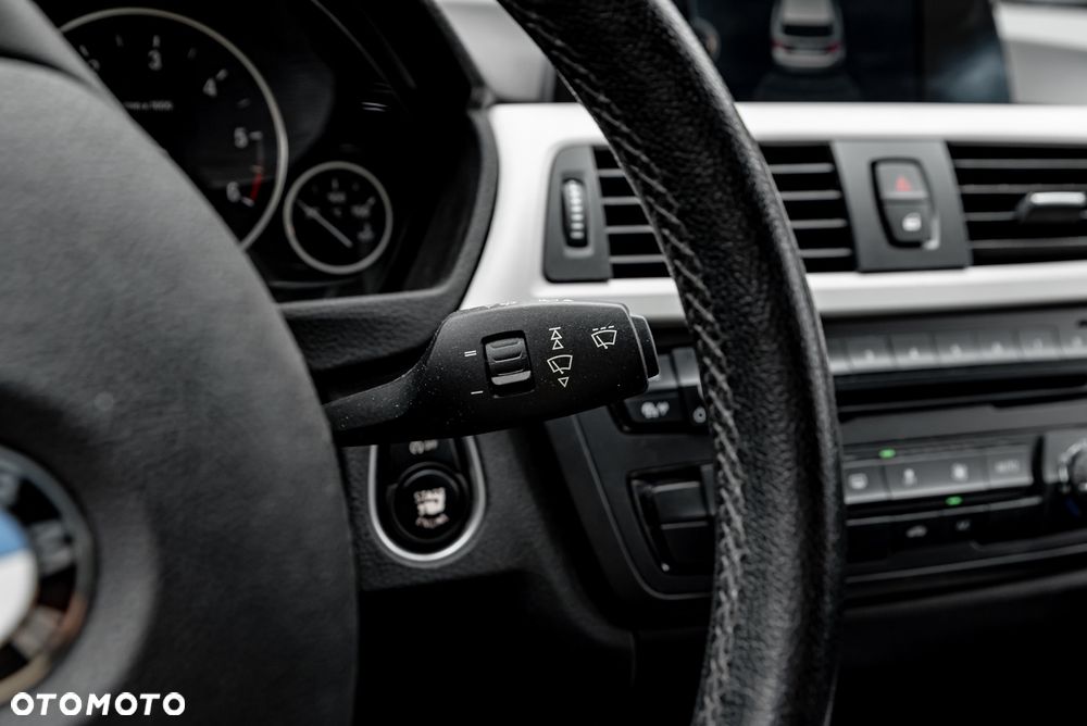 BMW Seria 3 316d - 32