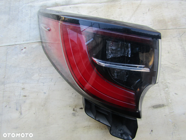 LAMPA TYŁ LEWA LED TOYOTA COROLLA E21 KOMBI 19 24R