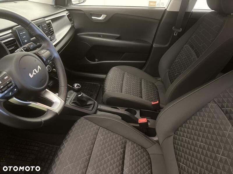 Kia Rio 1.2 M - 11