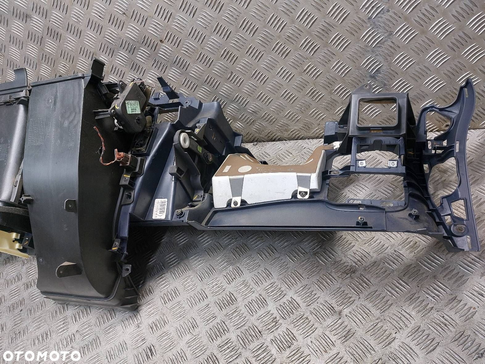 DÓŁ DESKI KOKPITU KONSOLA NAWIEWU RENAULT ESPACE IV 8200168623 - 10