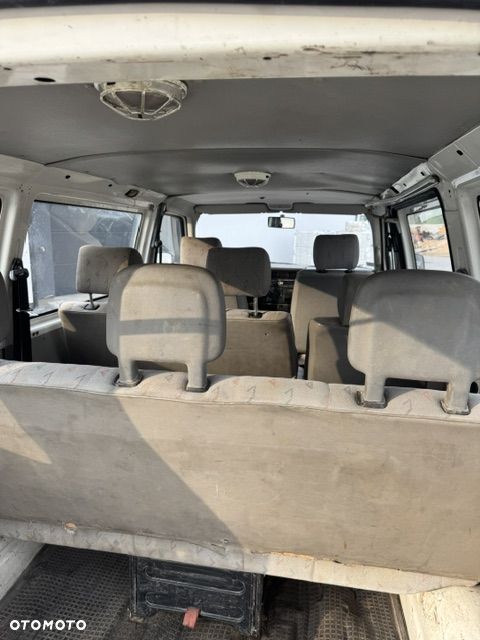 Volkswagen Transporter - 10