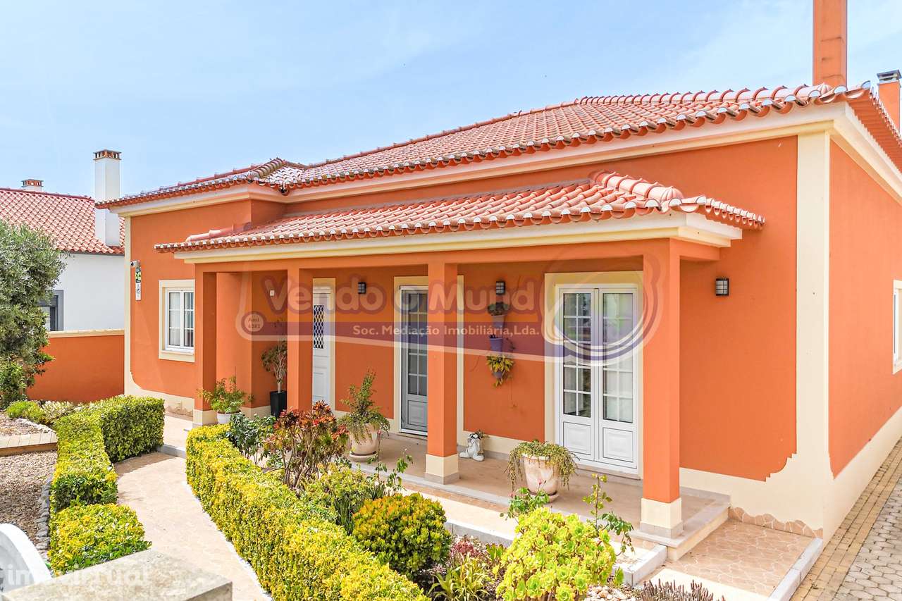 Moradia T3+1 em Foros de Salvaterra (F837) - Grande imagem: 2/60