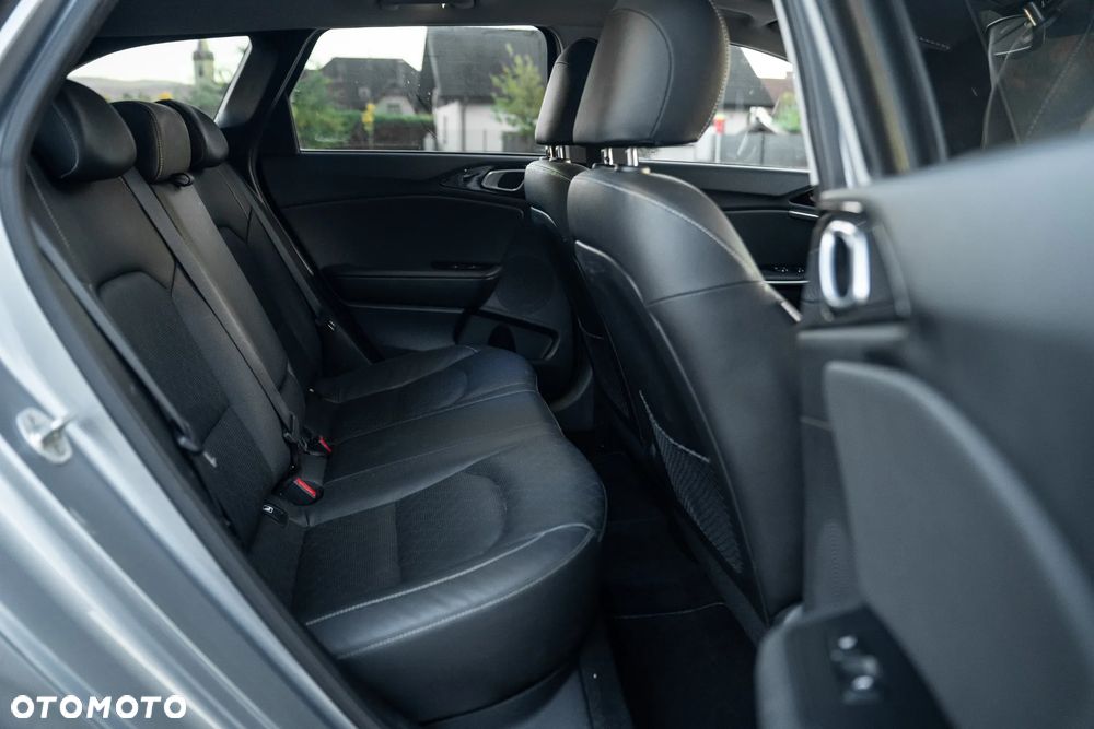 Kia Ceed 1.4 T-GDI DCT OPF Platinum Edition - 21