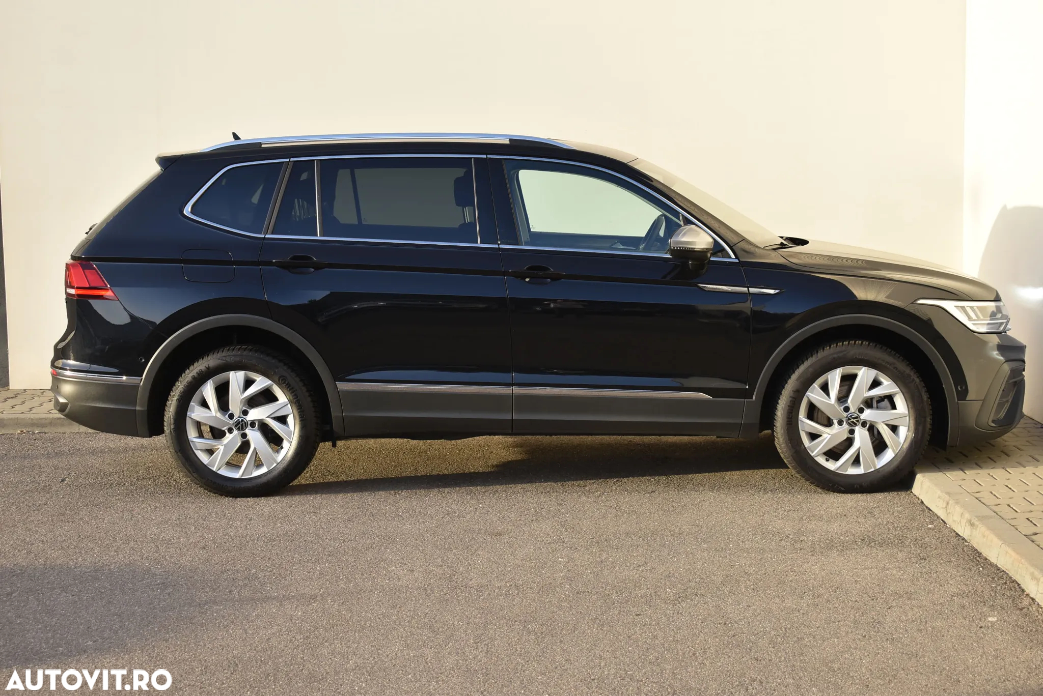 Volkswagen Tiguan Allspace 2.0 TDI DSG Life - 2