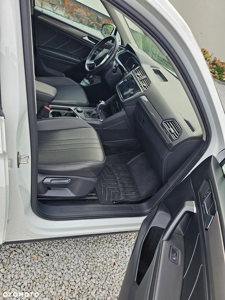 Volkswagen Tiguan - 19
