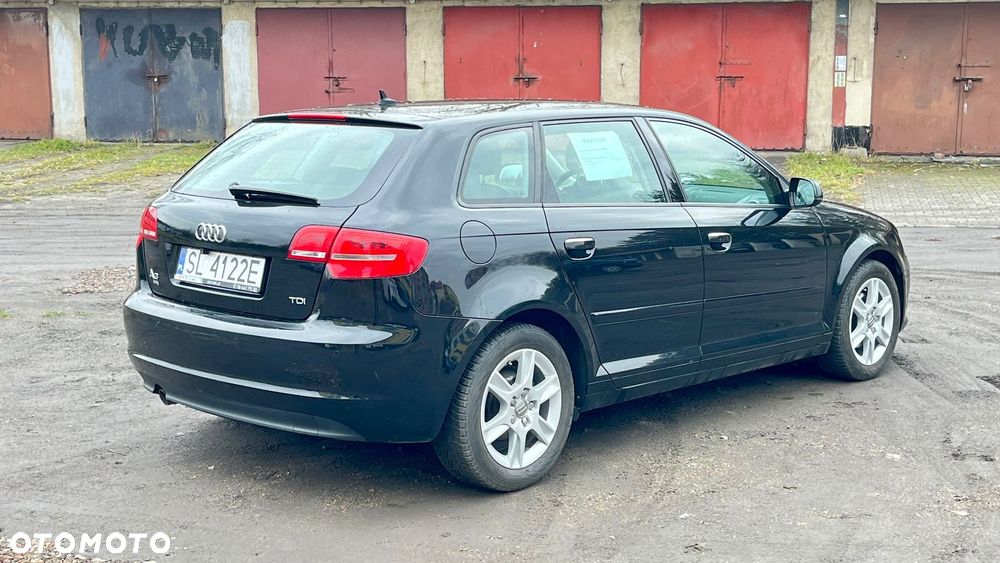 Audi A3 Sportback 1.6 TDI DPF Attraction S tronic - 3