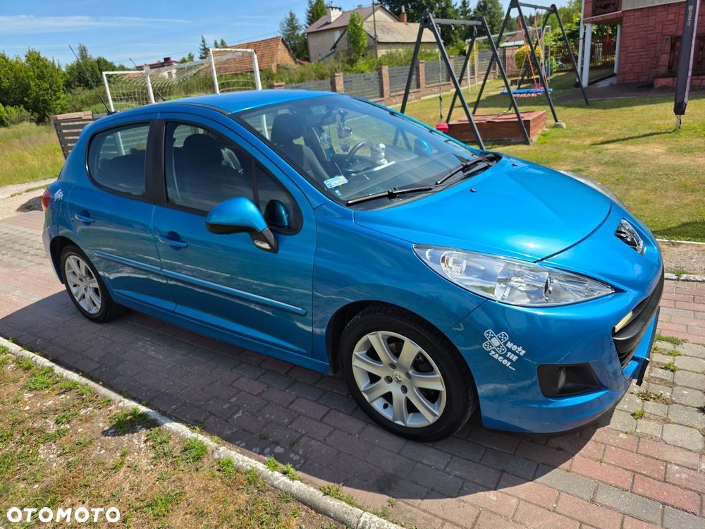 Peugeot 207 - 1