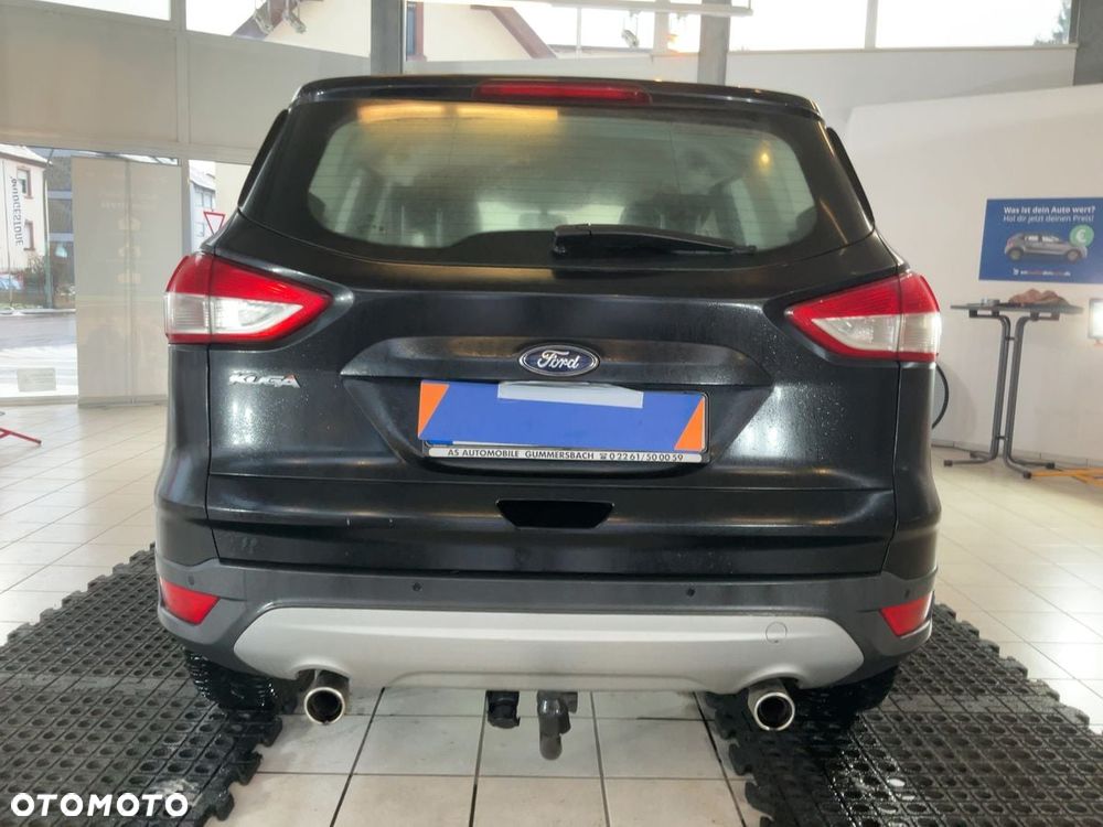 Ford Kuga 2.0 TDCi 2x4 Titanium - 10
