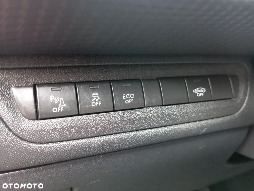 Peugeot 2008 1.2 Pure Tech GPF Active S&S - 20