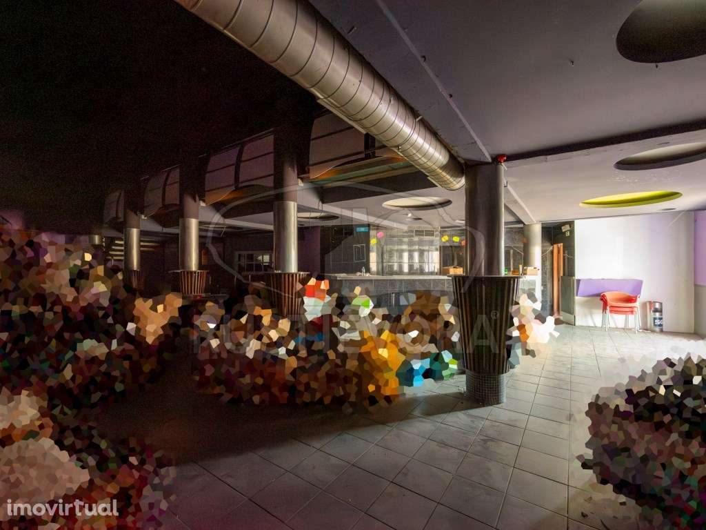 Edificio comercial, antiga Discoteca - Grande imagem: 5/22