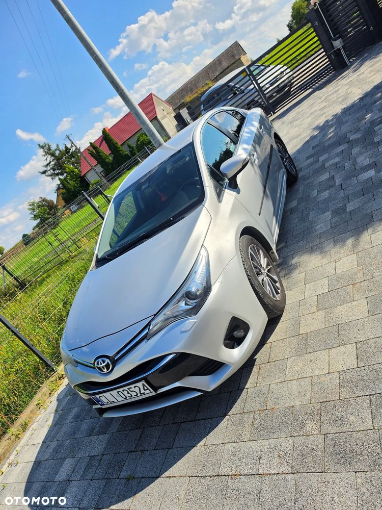 Toyota Avensis 2.0 D-4D Premium - 3