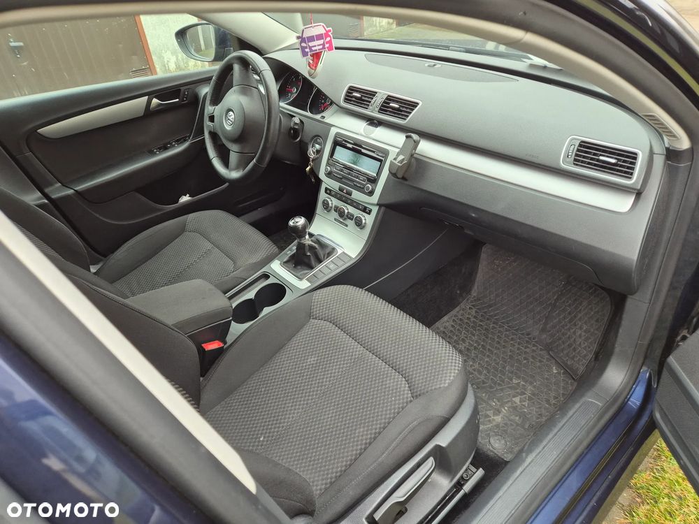 Volkswagen Passat 1.6 TDI Trendline - 13