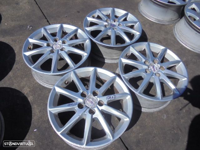 Jogo De Jantes 8J0601025K SEAT IBIZA 2012 1.2TDI 75CV 5P BRANCO 38 6Jx15 5X100 57MM - 5