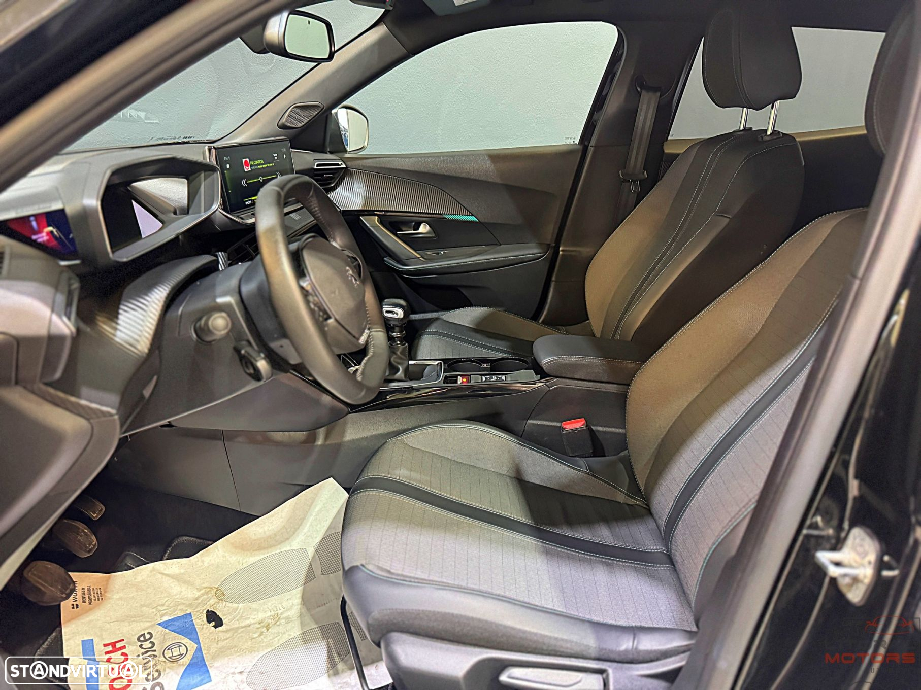 Peugeot 2008 1.2 PureTech Allure Pack - 17