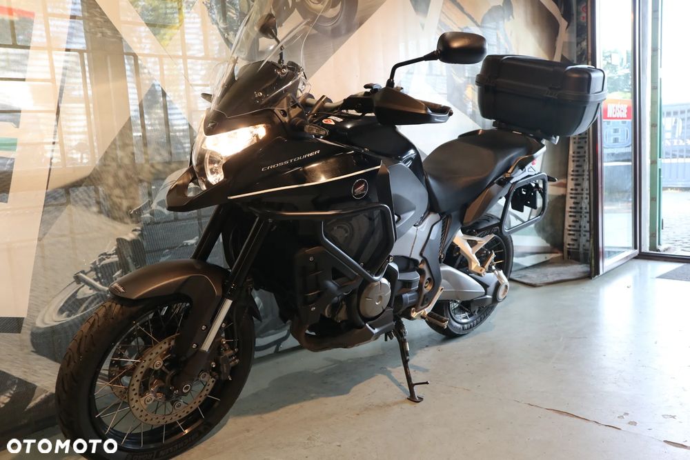 Honda VFR - 3