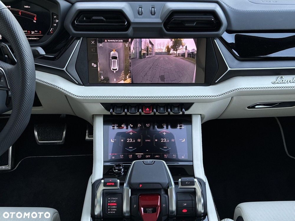 Lamborghini Urus - 14