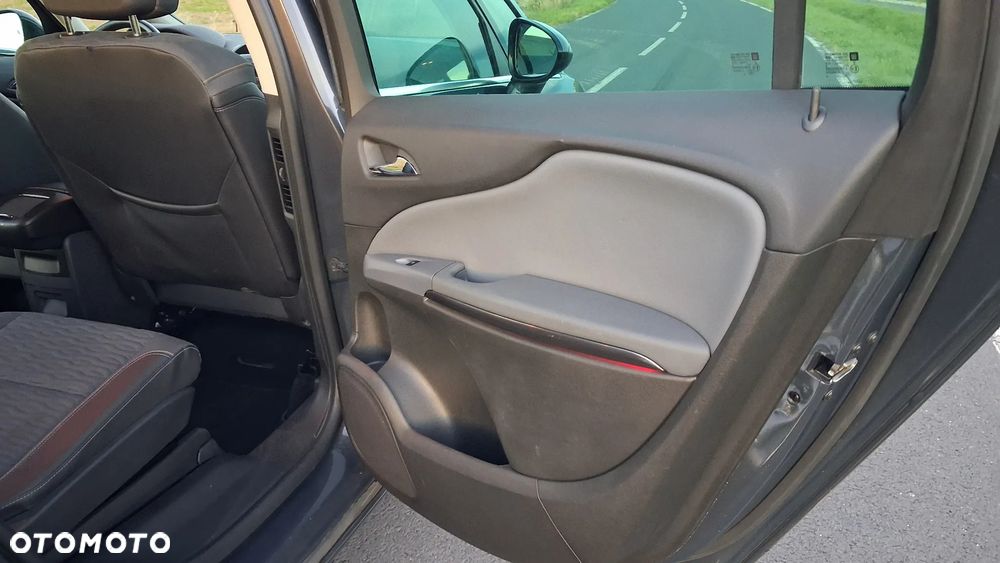 Opel Zafira - 16