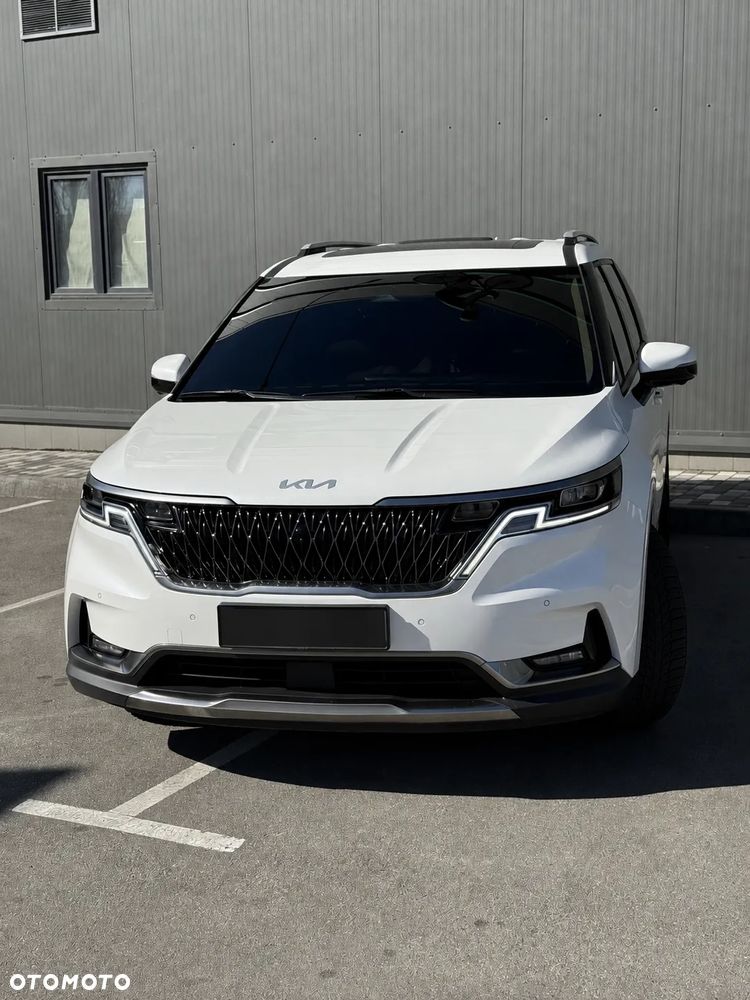 Kia Carnival - 3