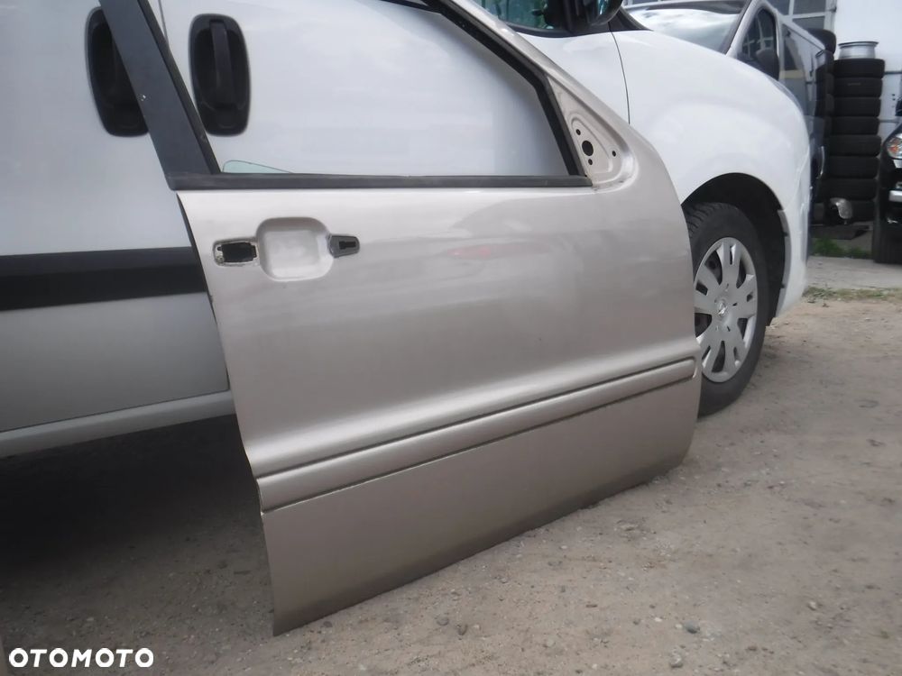 Mercedes ML W163 lift drzwi kolor 693 C693 prawe przod - 2