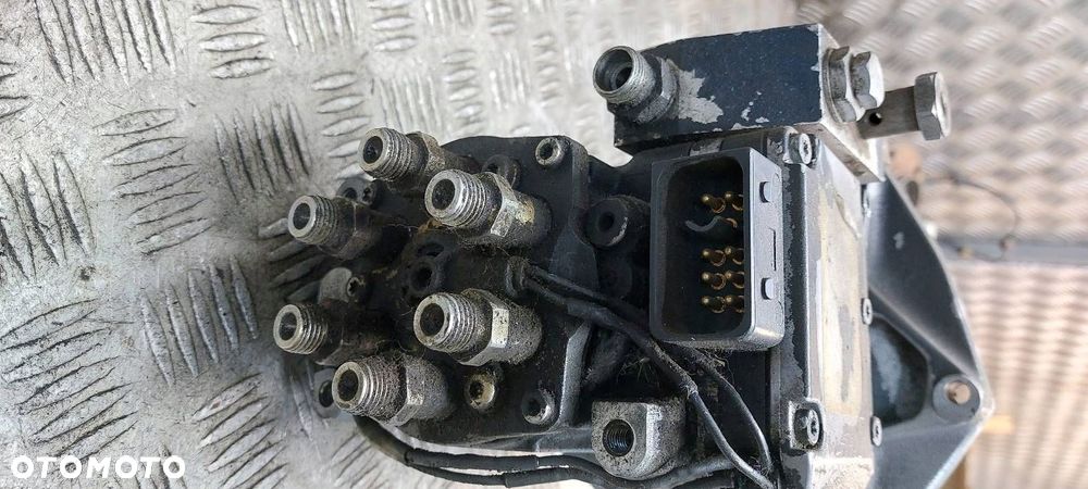 POMPA WTRYSKOWA  MAN L2000 USZKODZONA - 3