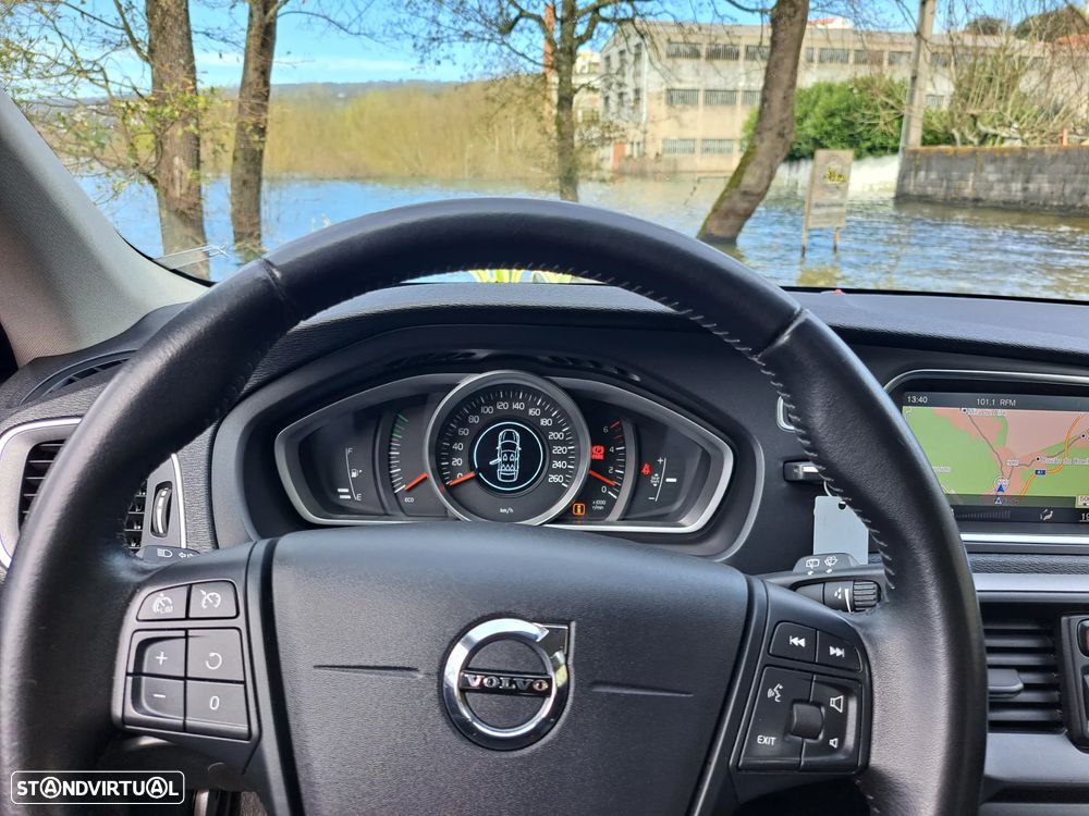 Volvo V40 D2 Kinetic - 21